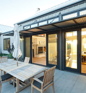 Puertas Correderas para Terraza: Conecta tu Interior con la Belleza Exterior